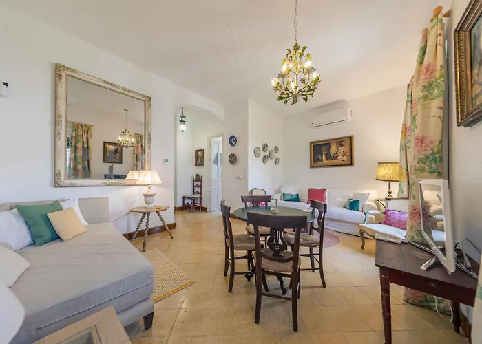 Apartamento Plaza De Dona Elvira Alcazar